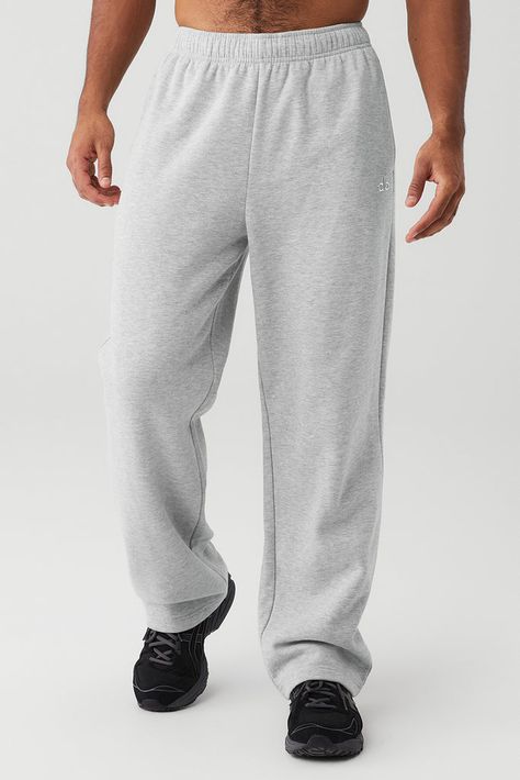 Accolade Straight Leg Sweatpant - Athletic Heather Grey Alo Yoga Sweatpants, Accolade Sweatpant, The Accolade, Womens Onesie, Alo Yoga Pants, Womens Capris, Yoga For Men, Mens Joggers, Grey Pants