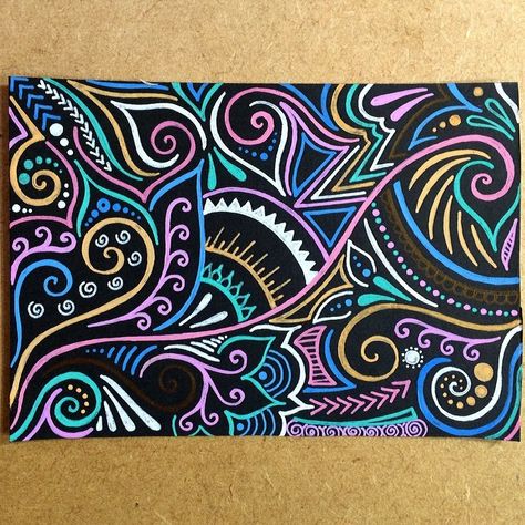 Simpsons Painting, Posca Ideas, Doodle Art Zentangle, Gel Pen Drawings, Scratch Paper Art, Gel Pen Art, Art Zentangle, Posca Pens, Pen Doodles