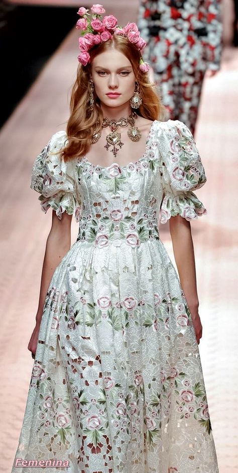 Hunger Games Fashion, Embroidered Summer Dress, Michael Cinco, Ellie Saab, Evolution Of Fashion, Kandy, Floral Fashion, Mom Dress, Summer 2019