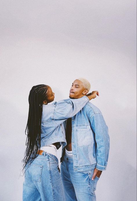 2000s Couple Photoshoot, Denim Photoshoot, Look 80s, Ropa Hip Hop, Swag Couples, Lover Girl, Anniversary Photoshoot, Glam Photoshoot, Cute Couple Outfits