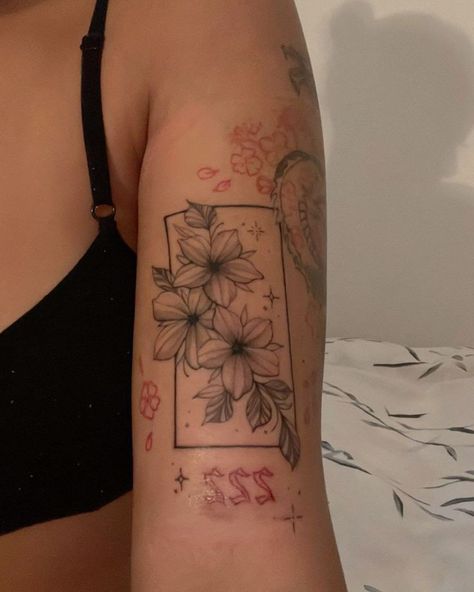 Square With Flowers Tattoo, 4 Hour Tattoo Ideas, Tattoo Ideas Female Lower Arm, Shoulder Pieces For Women Tattoo, Upper Arm Patchwork Tattoos For Women, Filler Gap Tattoos, Cute Bicep Tattoos For Women, Off The Shoulder Tattoos For Women, Front Of Arm Tattoo Women