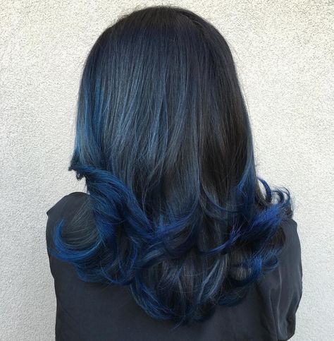 Black Hair With Blue Ends                                                                                                                                                     More Black Hair Blue Tips, Hairstyles Dyed, Dark Blue Hair Dye, Blue Black Hair Dye, Black Hair Tips, Dark Hair Dye, Dipped Hair, Trendy We Fryzurach, Karma Chameleon