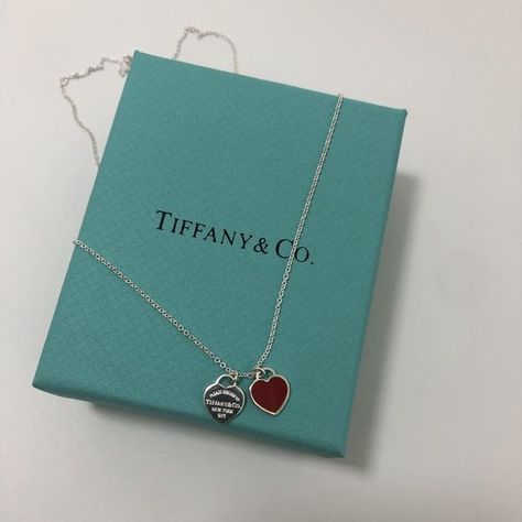 Tiffany & CO. Return To Mini Double Heart Enamel Red in Sterling Silver Tiffany Red Heart Necklace, Red Tiffany Necklace, Collar Tiffany & Co, Tiffany & Co, Tiffany And Co Heart Necklace, Xoxo Jewelry, Tiffany And Co Jewelry, Tiffany And Co Necklace, Necklace Outfit