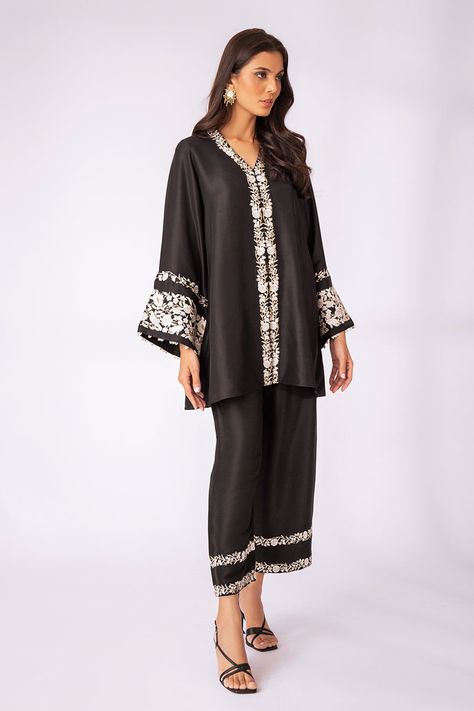 Farhyna – Sania Maskatiya International Embroidered Cord Set, Kurti Cord Set, Embroidered Coord Set, Silk Cord Set Outfit, Silk Coord Sets For Women, Black Coord Sets For Women, Co Ord Sets Two Pieces, Co Ord Set Designs, Silk Kurta Designs Women Classy