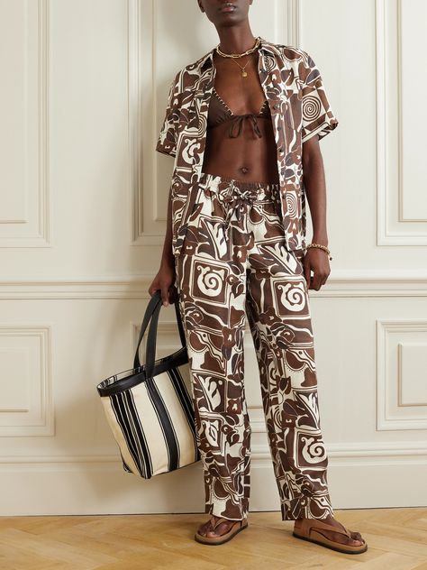 The graphic 'Abrazo' print on Mara Hoffmann's 'Finn' shirt was designed exclusively in-house. It's cut from natural hemp and classically tailored with a shirttail hem and back box pleat. Style it with the matching 'Jackie' pants or a neutral pair. African Pants Outfits, Hemp Shirt, African Pants, Net Sustain, Money Lifestyle, Printed Suit, Cotton Poplin Shirt, Twill Shirt, Mara Hoffman