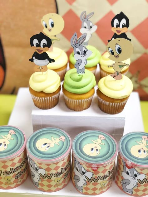 Looney Tunes Bday Party, Looney Tunes 1st Birthday Party, Looney Tunes Gender Reveal Ideas, Looney Tunes First Birthday Party Ideas, Looney Toons Baby Shower Ideas, Looney Tunes Party Ideas, Cartoon Baby Shower Theme, Looney Tunes Gender Reveal, Baby Looney Tunes Baby Shower Theme