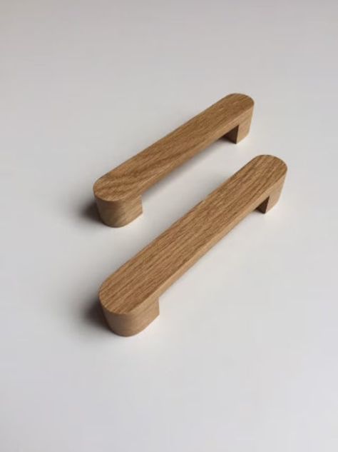 SIMandCAT - Etsy Bulgaria Diy Cabinet Handles, Wooden Cabinet Pulls, Wooden Drawer Pulls, Rustic Wooden Furniture, Wood Drawer Pulls, Retail Store Interior Design, Door Handle Design, Kitchen Drawer Pulls, Furniture Details Design