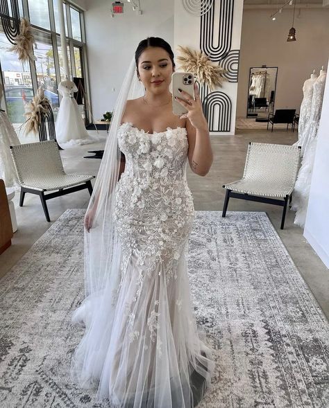 Mermaid Style Wedding Dresses Plus Size, Wedding Dresses For Big Booties, Large Chested Wedding Dress, 2023 Wedding Dresses Curvy, Plus Size Wedding Dresses With Long Sleeves, Winter Wedding Dress Curvy, Curvy Lace Wedding Dress, Plus Size Drop Waist Dress, Plus Size Drop Waist Wedding Dress