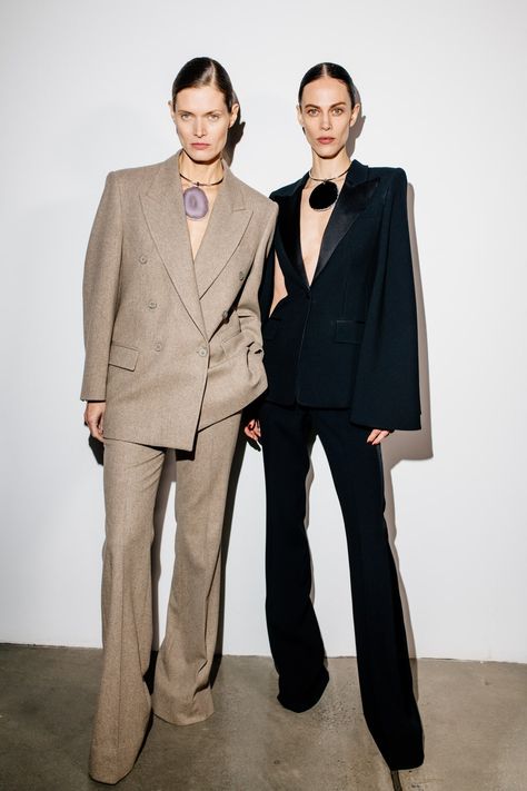 Michael Kors Fall, Fall 2023 Ready To Wear, 2023 Ready To Wear Collection, 2023 Ready To Wear, Womens Dress Suits, Smart Outfit, Fashion Trends Winter, Power Dressing, Stylish Work Outfits