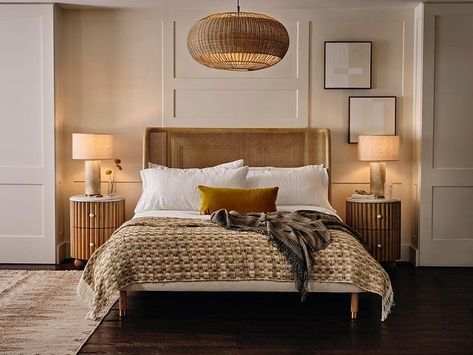 Tonal Bedroom Ideas, Mid Century Traditional Bedroom, Soho Home, Bad Inspiration, Living Room And Dining Room, Bad Design, Soho House, Nyc Apartment, House Layouts