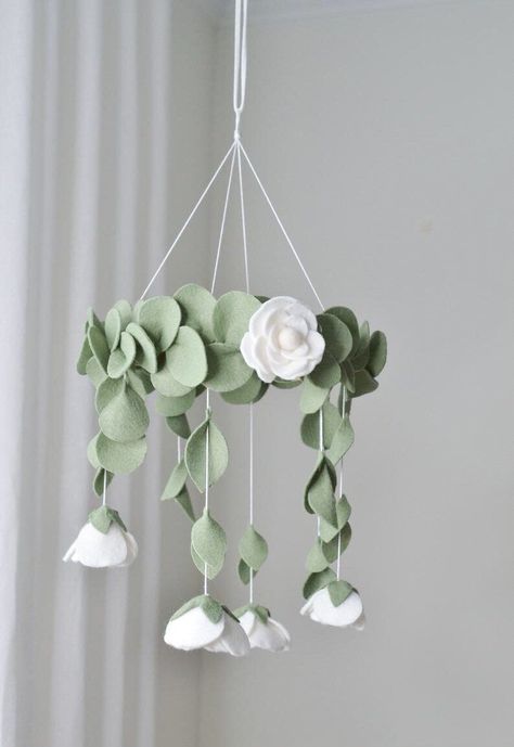 Flower Mobile Nursery, Felt Flower Mobile, Wood Baby Gym, Cloud Mobile Nursery, Floral Mobile, Crib Decoration, Nursery Floral, Stars Baby Mobile, Wooden Baby Gym