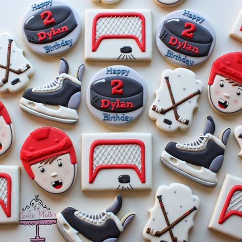 Barbara Pereira on Instagram: “Birthday cookies for a little hockey player🏒🎈 Set was inspired by @amy_cloughd9cookies and the birthday message hockey puck by…” Hockey Pucks Cookies, Hockey Cookies, Hockey Cupcakes, Hockey Birthday Cake, Hockey Cakes, Hockey Birthday Parties, Sports Themed Cakes, Hockey Party, Hockey Birthday