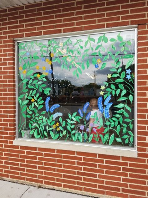 Window Design Classroom, Library Window Painting, Mushroom Window Painting, Woodland Window Display, Classroom Window Painting, Posca Window Art, Tree Window Painting, Back To School Window Painting, Window Mural Painting