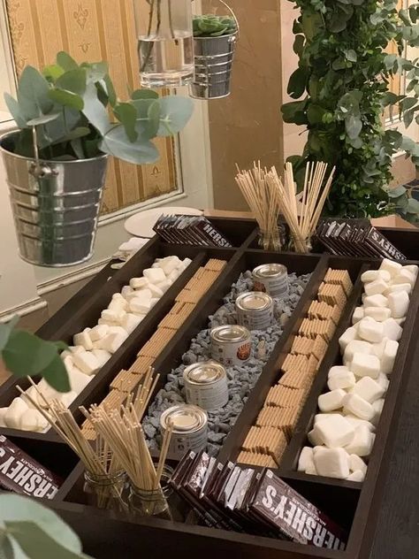 35+ Enchanting DIY Winter Wedding Party Ideas - Holidappy Diy Wedding Buffet Ideas, Winter Birthday Party Food, Snack Bar Party, Winter Outdoor Party, Diy Wedding Buffet, Winter Wedding Food, Outdoor Party Foods, Winter Wedding Party, Snowflake Centerpieces