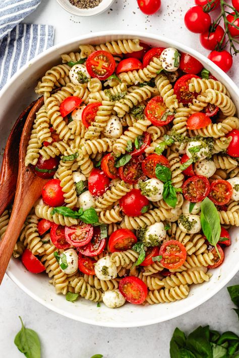 Herbed Potato Salad, Healthy Picnic Foods, Greek Chickpea Salad, Pesto Salad, Caprese Pasta Salad, Caprese Pasta, Lentil Pasta, Pasta Side Dishes, Chicken Salads