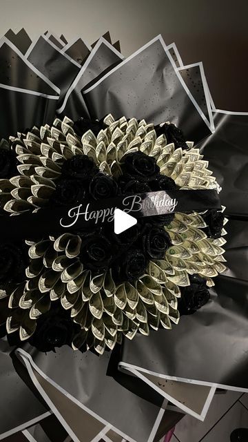 Floral Chateau | Money Bouquets on Instagram: "Pursue her 🌹💸 •••••••• 🚚 Delivery Available  🚶🏼 Pickup Available in Brooklyn, NY ••••••••• Placing your order is easy! Visit the link in our bio to order today‼️🤳🏽🧑🏽‍💻 ••••• Follow @floralchateau 🌹 Home of the Luxury Money Bouquet’s  • Like, Comment, Share 📱  Tag someone who’s celebrating a birthday 🏷️  Save this for later 💌 • #specialgifts#moneyroses#blackglitterroses#eternalflowers#glitterbouquet#rosesofinstagram#birthdaybouquet#greatgiftideas#anniversarygift#birthdaygift#brooklynflorist#nycflorist#heartshaped#blacklover#floristlife#moneyrosebouquet#luxuryrosebouquet#rosebouquet#bouquetofmoney#moneybouquet#surprisesurprise#specialoccassion#ribbonflowers#luxurydesigner#custommadeorder#birthdaymonth#eternalroses#savethisreel#save Big Birthday Bouquet, Birthday Rose Bouquet, Money And Flower Bouquet, Birthday Bouquet For Him, Birthday Bouquet Ideas For Her, Money Bouquet For Men, Money Bouquet Birthday, Birthday Bouquet Flowers, Money Bouquet Ideas