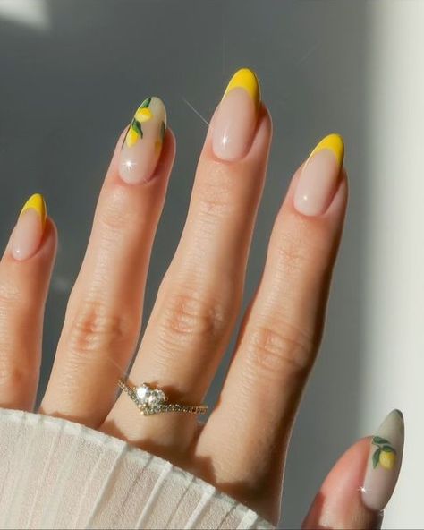 Nails Limon, Lemon Nails Designs Summer, Summer Lemon Nails, Lemon French Tip Nails, Yellow Lemon Nails, Lemon Yellow Nails, Lemon Nails Designs, Monthly Nails, Yellow French Tip Nails