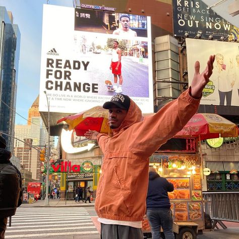 Tyshawn Jones 💰 on Instagram: “N I don’t gotta have no condo to be on top the city !!!” Tyshawn Jones, Ready For Change, Sing Out, Skater Aesthetic, Hip Hop Outfits, Food Court, City That Never Sleeps, Rappers, The City