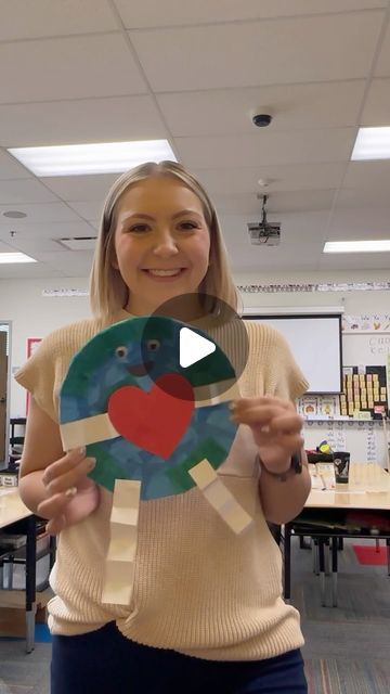 SimplyKinder on Instagram: "Comment “PLATE” for more details now!!! 💚   Earth Day is April 22nd this year! 🌎 It’s a great time to teach your students all about the Earth and how we can help keep it clean. ♻️ After reading books and talking about recycling, picking up litter, planting trees, and other things we can do as a class, we like to make this Paper Plate Earth Day Craft. ❤️ This Earth Day activity is a simple and creative way to celebrate the upcoming holiday. 🎉   #earthday #earth #nature #earthdayeveryday #climatechange #happyearthday #savetheplanet #environment #sustainability #ecofriendly #recycle #naturelovers #earthfocus #motherearth #green #gogreen #zerowaste #mothernature #planetearth #earthdaycraft #craftsforkids" Environment Day Activities, Earth Day Craft, Earth Craft, Planting Trees, Earth Day Crafts, Earth Day Activities, Environment Day, World Environment Day, Earth Nature