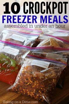 CROCKPOT freezer meals ready in under an hour.  Another awesome set of 10 crockpot freezer meals you can make in under 1 hour! Frozen Crockpot Meals, Dinners Summer, Freeze Meals, Crockpot Freezer Meals, Freezer Dinners, Slow Cooker Freezer Meals, Freezable Meals, Freezer Meal Planning, Crockpot Dinners