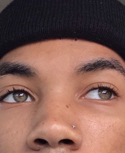 Guys With Green Eyes, Boys With Green Eyes, Mixed Guys, Light Skin Men, My Boards, Cute Black Guys, Corte De Cabelo Masculino, Light Eyes, Pretty Eyes