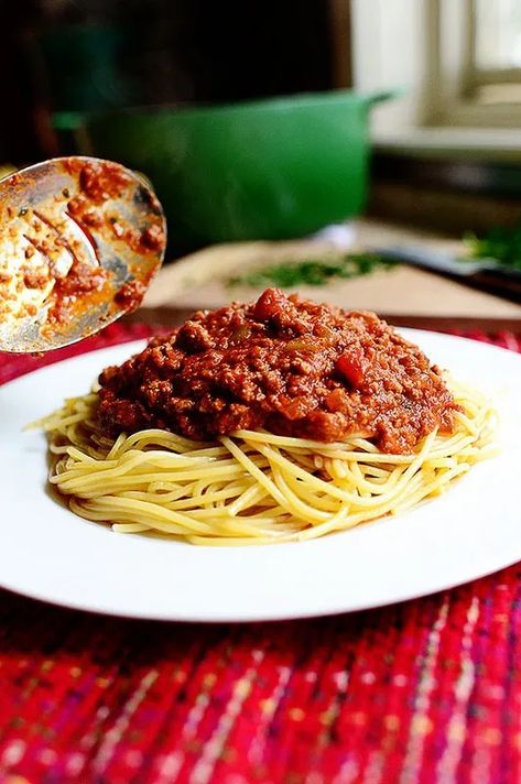 Pioneer Woman Spaghetti, Pioneer Woman Spaghetti Sauce, Meaty Spaghetti Sauce, Spaghetti Sauce Recipe, Homemade Spaghetti Sauce, Homemade Spaghetti, Pioneer Woman Recipes, Spaghetti Recipes, Green Bell Peppers