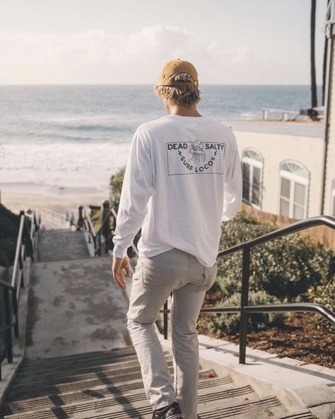 Surfer Boy Aesthetic Outfit, Surfer Boy Outfits, Surfer Style Outfits, Surfer Boy Aesthetic, Mens Surfer Style, Surfer Outfit, Surf Style Men, Surf Boy, Surfer Guys