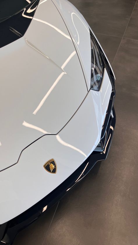 Lamborghini Huracan White, White Lambo, Lamborghini Wallpaper, White Cars, White Lamborghini, Hype Wallpaper, Street Racing Cars, White Car, Mood Instagram