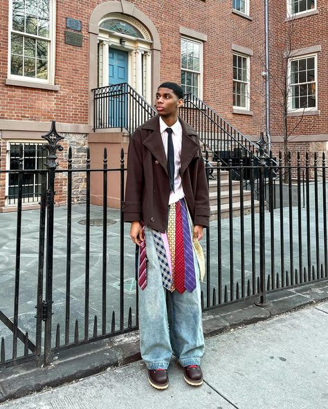 tie the loose ends 👔 #streetstyle #outfitinspo #ties #nycfashion #streetwear Necktie Skirt, Outfit Inspo Men, Formal Streetwear, Outfits Men Streetwear, Fashion Baggy, Famous Outfits, Fits Aesthetic, Men Street Fashion, Casual Outfit Inspiration