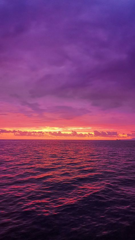 Purple Sunsets, Wallpaper Pantai, Sunset Purple, Pictures Of The Sun, New Nature Wallpaper, Sky Art Painting, Iphone Wallpaper Stills, Purple Sunset, Red Sunset