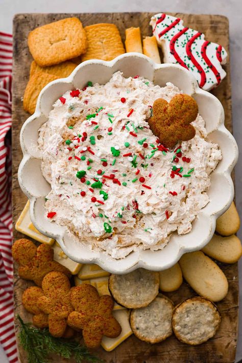 Little Debbie Christmas Tree Dip Christmas Tree Dip, Santa Veggie Tray, Christmas Tree Ice Cream, Little Debbie Snack Cakes, Little Debbie Christmas Tree, Debbie Snacks, Cake Dip, The Recipe Critic, Recipe Critic