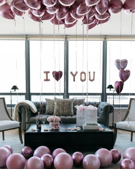 Balloon and Flower Suprise Set Up I Chicago, IL I Paris312 Flower Surprise For Girlfriend, Romantic Surprises For Him, Fall Room Ideas, Girlfriend Proposal, Girlfriend Ideas, Baby Shower Congratulations, Surprise For Girlfriend, Balloon Surprise, Maternity Evening