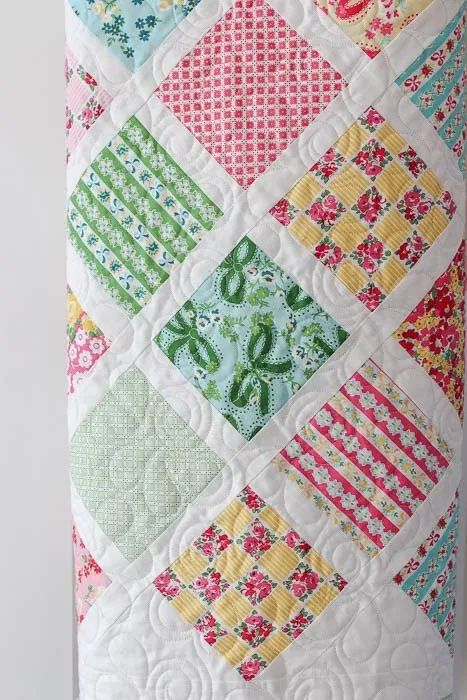 Lattice Baby Quilt Tutorial | Quilting Tutorials | Diary of a Quilter Baby Quilt Patterns Easy Girl, Easy Quilt Patterns For Beginners Free, Lattice Quilt Pattern, Patch Inspiration, Quilts Easy, Cot Quilts, Colchas Quilting, Baby Quilt Tutorials, Lattice Quilt