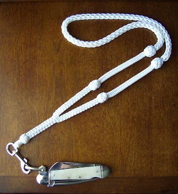 Stormdrane's Blog: Neck Lanyard. I believe this could also be used for a Bosun's whistle. Lanyard Tutorial, Sea Chest, Bubble Dog, Sailing Knots, Diy Lanyard, Snake Knot, Paracord Ideas, Duct Tape Wallet, Variety Store