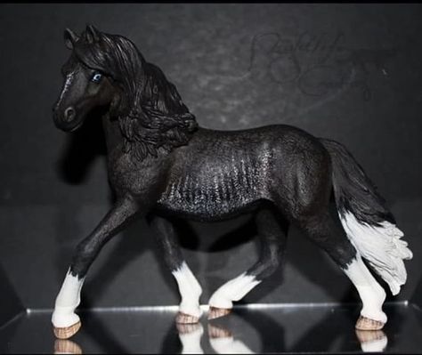 Diy Horse Toys, Horse Tack Rooms, Schleich Horses, Diy Horse Barn, Horse Beautiful, Bryer Horses, Horse Inspiration, Horse Crafts, Horse Aesthetic