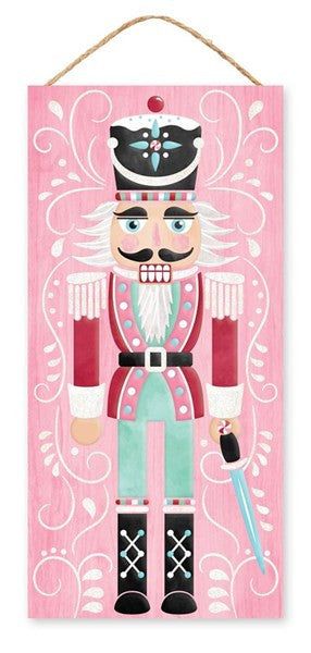 Nutcracker Rugs, Painting Nutcrackers, Elf Musical, Nutcracker Display, Diy Nutcracker, Nutcracker Image, Nutcracker Crafts, Nutcracker Figures, Nutcracker Decor