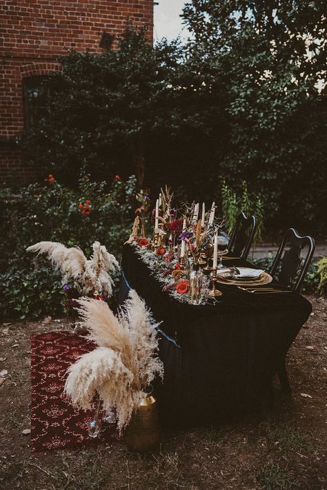 Dark Wildflower Wedding, Black And Wildflower Wedding, Moody Wedding Ideas, Gothic Bouquet, Spooky Shoot, Richmond Virginia Wedding, Life Plans, Altar Arrangement, Easter Arrangement