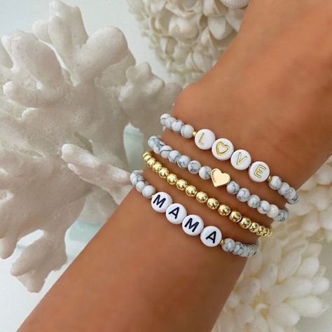 Preppy Bracelets, Name Bracelets, Bracelets Etsy, Beaded Jewelry Necklaces, Howlite Stone, Clay Bracelet, Diy Bracelet Designs, Beads Bracelet Design, White Howlite