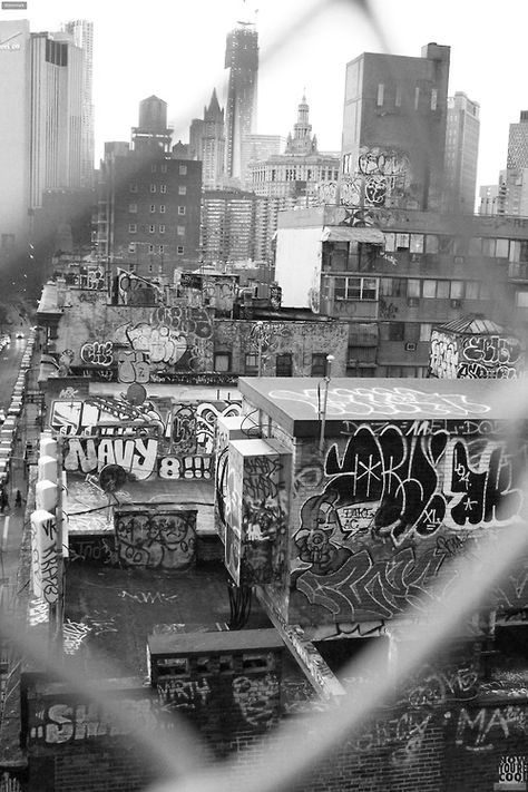 . Dj Electro, Nyc Graffiti, Fotografi Urban, Graffiti Photography, Graffiti Tagging, Hip Hop Art, Street Graffiti, Dj Music, Street Art Graffiti