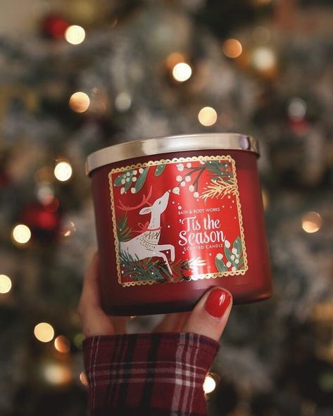 🎄❤️🎄❤️ . . . . . . #candles #christmas #christmastime #candle #christmascandle #xmas #xmastime #happy #happiness #ipreview @preview.app Aesthetic Red, Christmas Feeling, Santa Baby, Noel Christmas, Merry Little Christmas, Christmas Mood, Decorations Christmas, Christmas Aesthetic, Christmas Candles