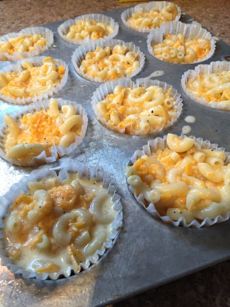 Macaroni & Cheese Cupcakes - What Bri's Cooking Individual Pasta Salad Cups For Party, Individual Food For Party, Bridal Finger Foods, Max And Cheese Cups, Single Serve Food Ideas For Party, Small Food Party Ideas, Macaroni Cups Muffin Tins, Individual Pasta Cups, Meal In A Cup