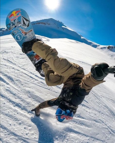 Snowboard Aesthetic Vintage, Snow Boarding Aesthetic, Cool Snowboards, Ski Instagram Pictures, Snowboard Photography, Marcus Kleveland, Snowboarding Pics, Snowboard Aesthetic, Pro Snowboarders