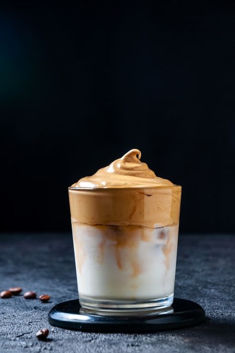 Iced Dalgona Coffee, Fried Rice Healthy, Soul Food Recipes, Rice Healthy, South Korean Food, Korean Dessert, Whipped Coffee, Kimchi Recipe, Summer Drink Recipes