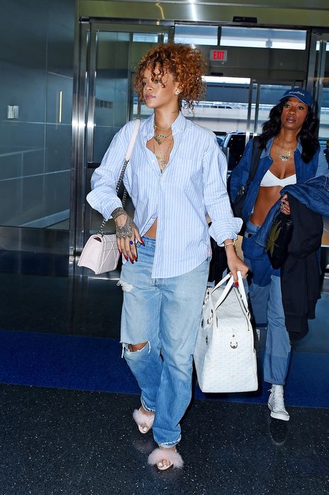 Rihanna - Photos Rihanna Airport, Rihanna 2015, Rihanna Casual, Family Plaid, Rihanna Street Style, Looks Rihanna, Mode Rihanna, Rihanna Outfits, Rihanna Looks