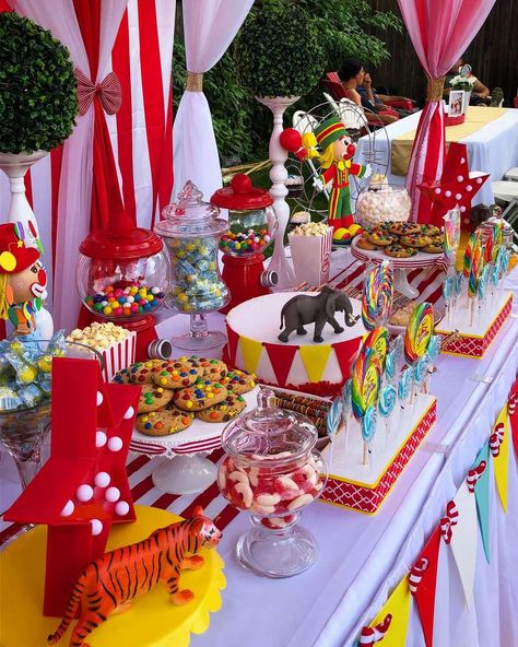 Carnival Theme Candy Table, Carnival Cake Table, Carnival Theme Treat Table, Circus Party Food Table, Carnival Sweets Table, Carnival Treat Table, Carvinal Party Ideas, Baby Carnival Birthday Party, Circus Theme 2nd Birthday Party