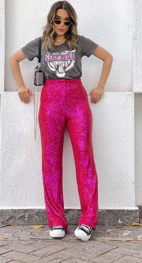 Sequin Pant Outfit Ideas, Sequin Pants With Graphic Tee, Pink Sequin Pants Outfit, Rbd Outfits Ideas Concert 2023, Sequin Pants Outfit Casual, Concert Outfit Sequin, Rbd Outfits Ideas, Rbd Outfits Ideas Concert, Glitter Pants Outfit