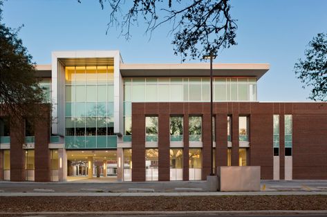 School Exterior, High School Building, Recreational Center, School Floor Plan, High School Design, School Building Design, College Architecture, Brick Architecture, Apartment Architecture