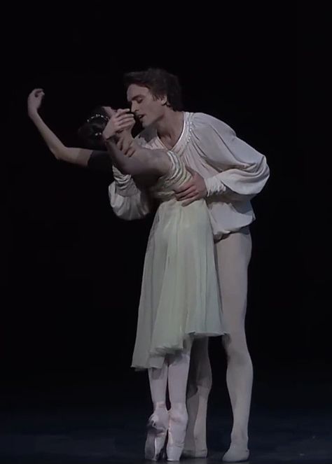 Romeo And Juliet Ballet, Yasmine Naghdi, Ballerina Poses, Ballet Performance, Dance Together, Ballet Beauty, Ballet Performances, Ballet Inspiration, Ballet Art