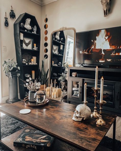 Gothic Dining Room Decor, Gothic Home Inspiration, Southern Gothic Bathroom, Gothic Decor Ideas, Gen Z Apartment Decor, Witchy Gamer Setup, Halloween Maximalism, Goth Farmhouse Decor, Diy Haunted House Ideas