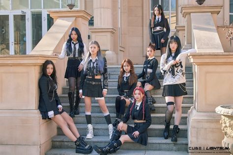 Boyish Outfits, American High School, Year Book, Yearbook, School Outfits, Korean Girl, Baby Strollers, Girl Group, High School